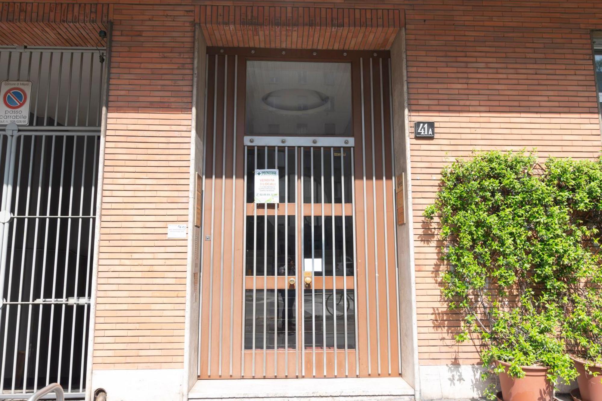 Modern & Stylish Near Isola & Central Station Milán Exterior foto